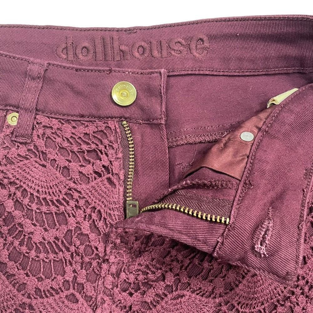 Dollhouse Burgundy Lace Front Shorts Women's Size 6 - Picture 4 of 7